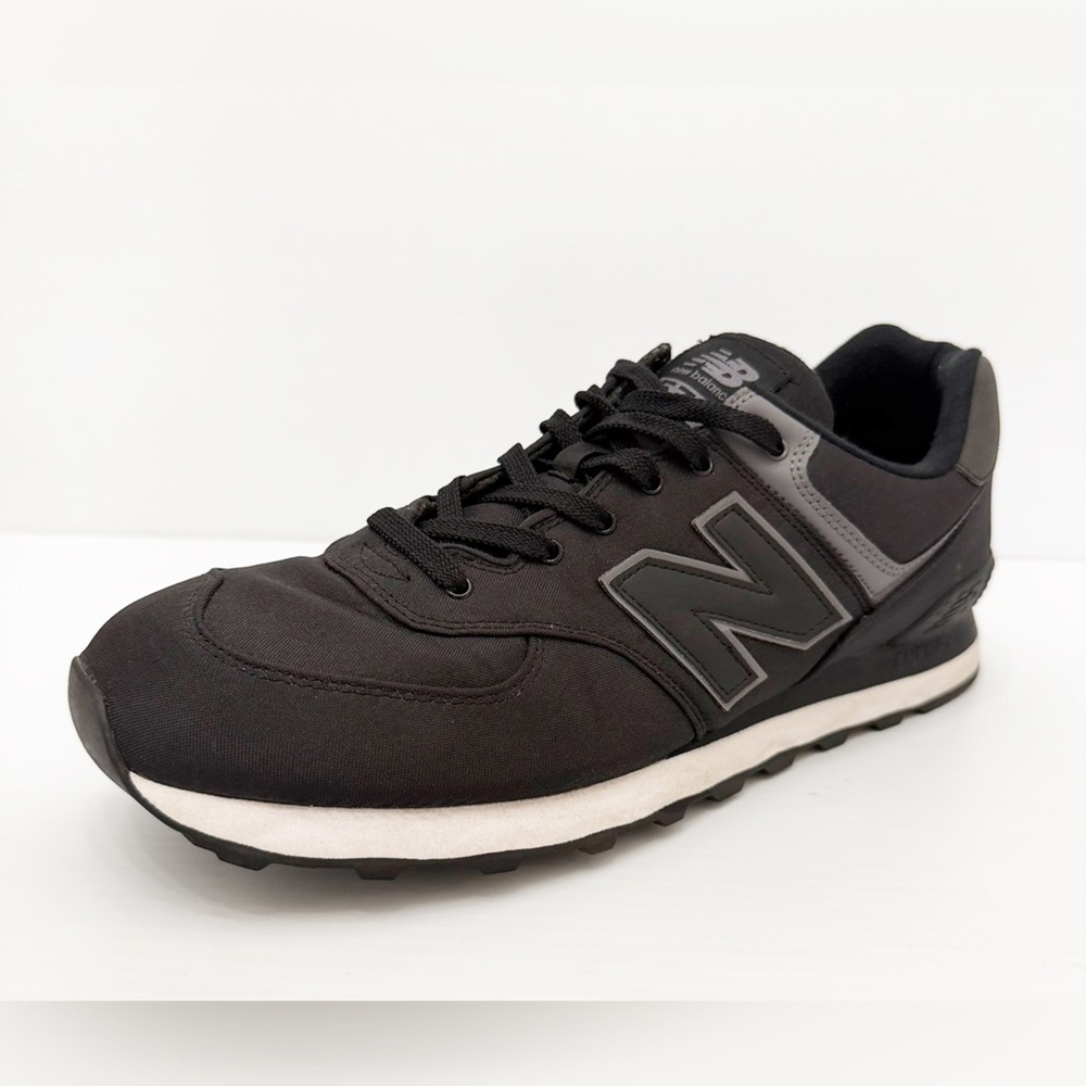New Balance 574 Men's Black and Dark Gray Casual Lace-Up Sneakers - 13
